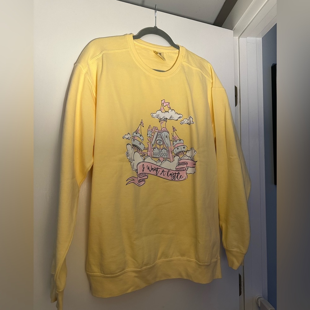 NWOT I Want A Castle Sweatshirt